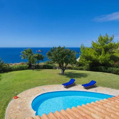 Villa Kleismata Sleeps 6 *