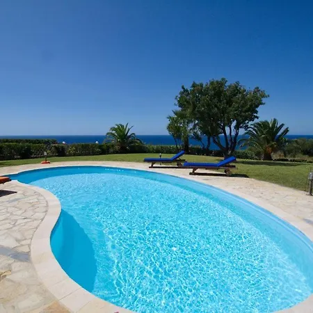 Kleismata Sleeps 6