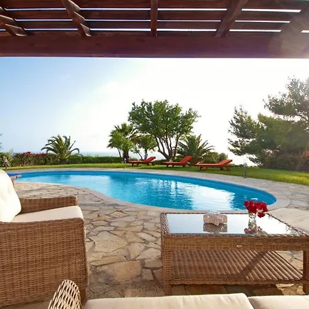 Kleismata Sleeps 6 *
